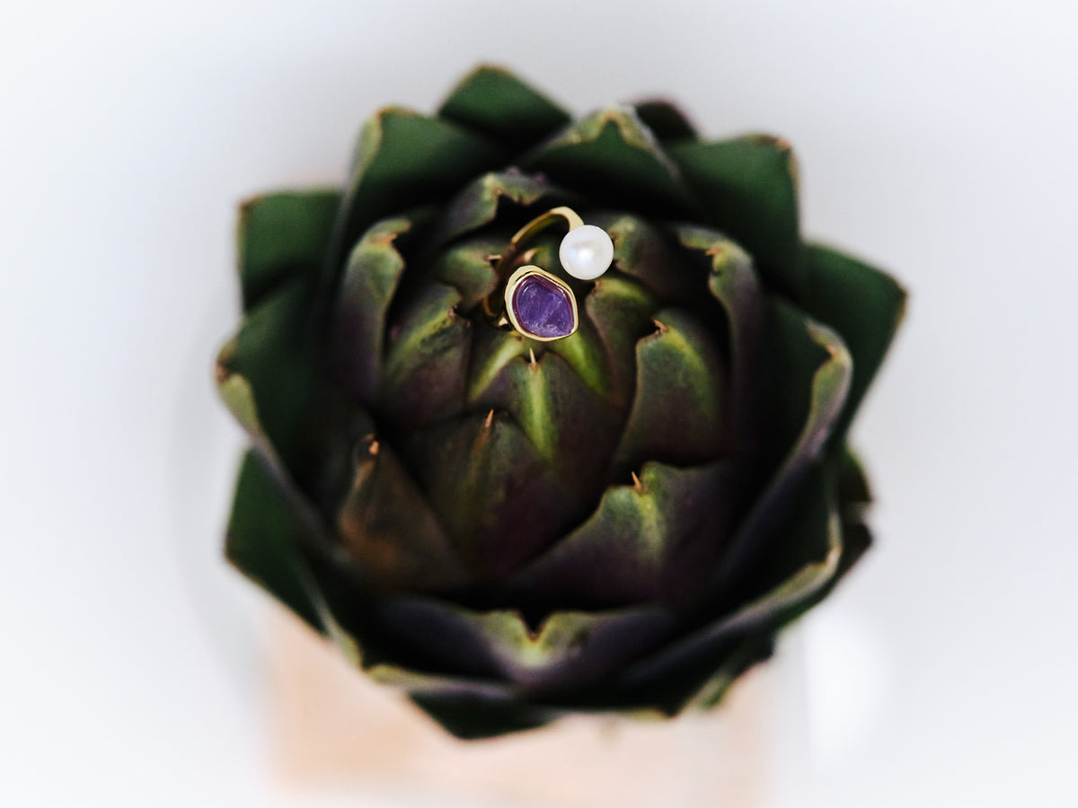 Gold-tone dyed silver-plated copper ring with amethyst and freshwater pearl